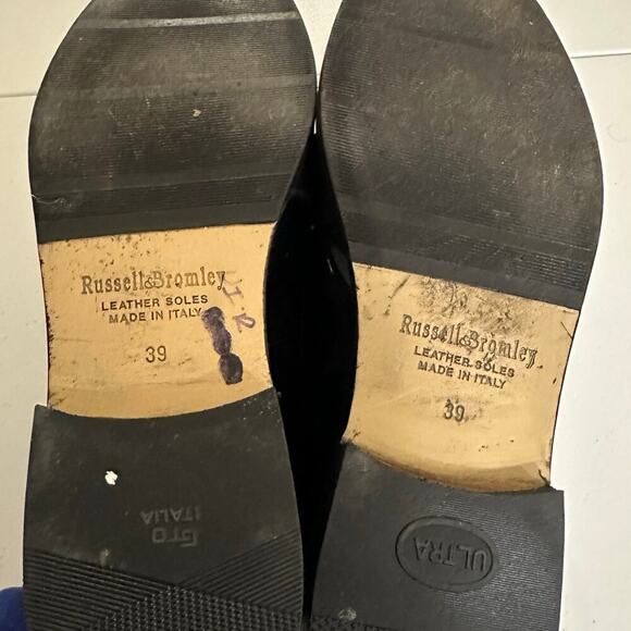 Russell & Bromley Black Leather Loafers- 39(8/8.5) - Picture 4 of 9